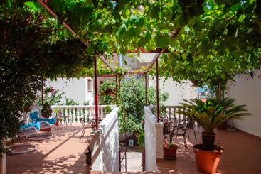 پانسیون Mediterranean Retreat Becici