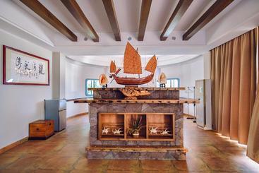 هتل Forest Inn Ri Yue Bay Surf Branch