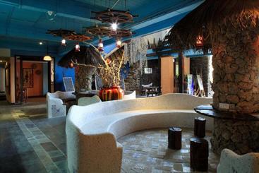 هتل Forest Inn Ri Yue Bay Surf Branch