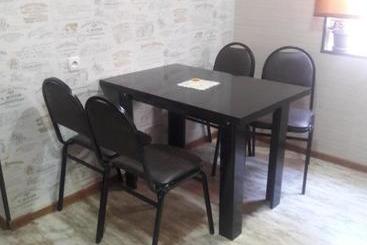 پانسیون Ira & Vaso S Guest House Borjomipark