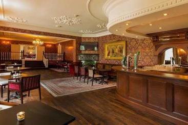 Bellinghan Castle Hotel