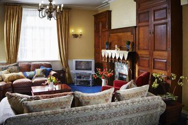 Drayton Court Hotel