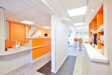 هتل Premiere Classe Valenciennes Ouest Petite Foret