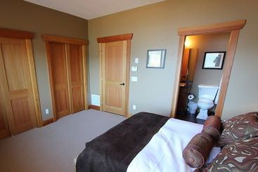استراحتگاه Carmel Beach Private Lodges