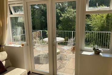 مبيت وإفطار Woodland Views