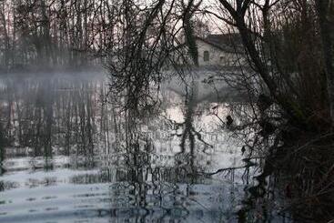 فندق Logis La Source Bleue