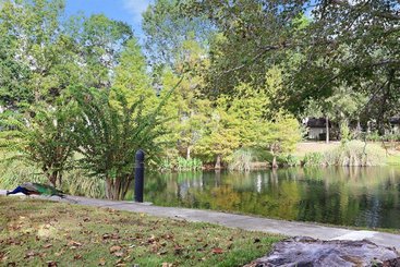 Oak Plantation Resort