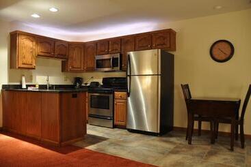 酒店 Shepherd Mountain Inn & Suites