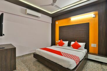 Отель Ab Apple By Oyo Rooms