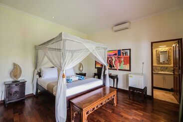 호텔 Poinciana Resort Bali