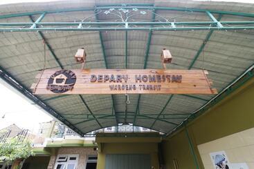 فندق Waroeng Transit & Depary Homestay