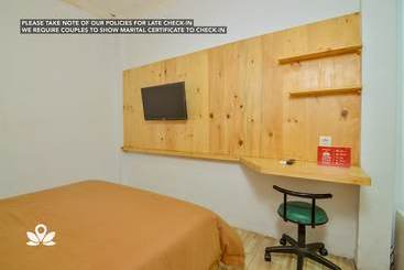 هتل Zen Rooms Near Darmawangsa Syariah