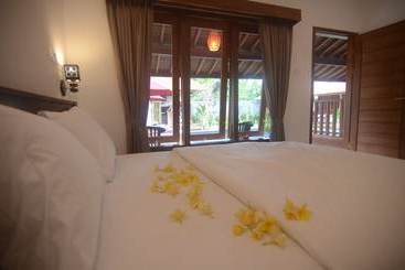 פנסיון Tegal Sari Guesthouse