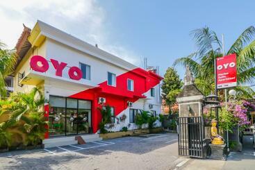 호스텔 Marina Suite Apartment Bali By Oyo Rooms
