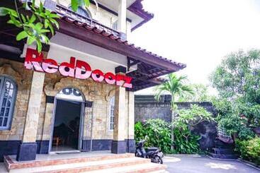 호텔 Reddoorz @ Batubulan Gianyar