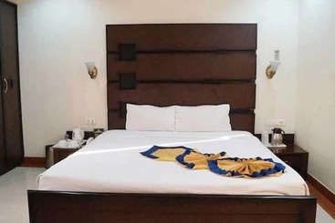 فندق The Avalon Durg