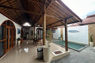 Пансион Medewi Secret Surfcamp