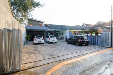 Panzió Reddoorz At Hotel Putra Perdana Klaten