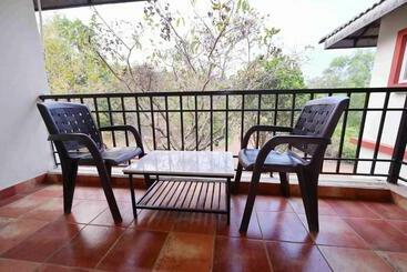 אתר נופש Forest Escapes Koyna