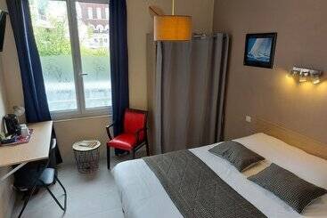 בית מלון כפרי De La Paix