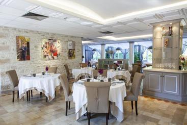 هتل Logis Hostellerie Des Clos Et Restaurant Bistrot Des Grands Crus