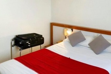호텔 Logis Hôtels   Hôtel Et Restaurant Les Cordeliers