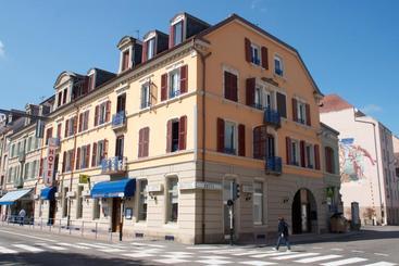 هتل Restaurant Les Capucins