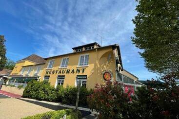 فندق Logis Hôtel Restaurant Du Lion D Argent Et Des Tanneries