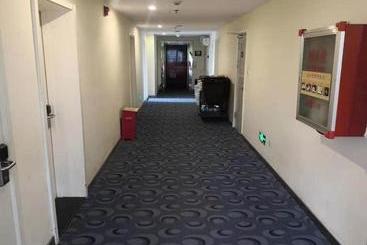هتل 7days Inn Zhangjiakou Xuanhua Caishenmiao Street