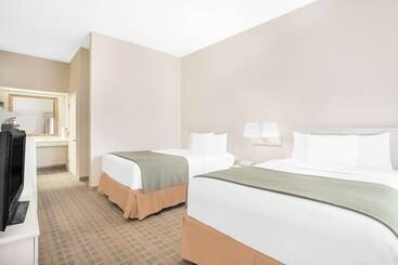 فندق Baymont By Wyndham Crestview