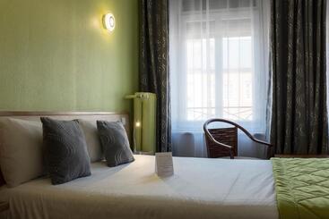 Logis Hotel & Restaurant La Paix