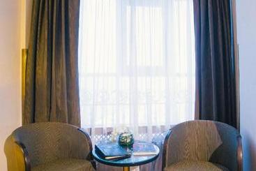 هتل Royal Plaza