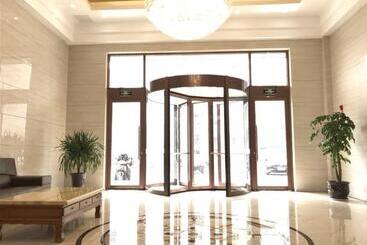 בית מלון כפרי Greentree Inn Laiwu Gao International Trade City Business