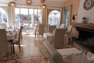 هتل La Petite Auberge