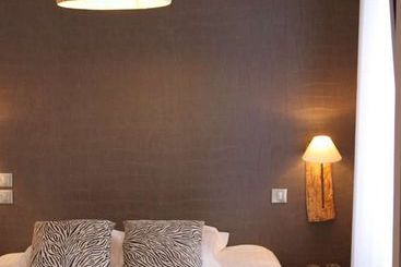 هتل Logis Régent & Spa  Restaurant Grain De Folie