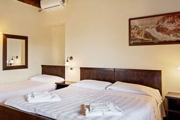 Quaint Cottage In Magione With Swimming Pool