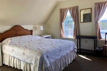 簡易ホテル The Attleboro House