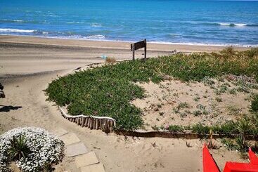 مبيت وإفطار La Duna Beach