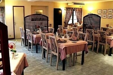 בית מלון כפרי De La Paix