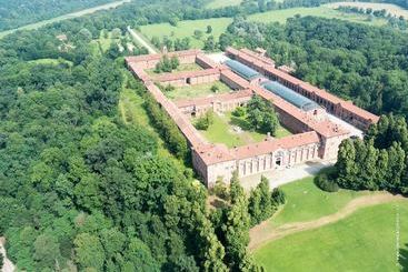 هتل Locanda Di Cascina Oslera