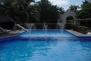 هتل Castillo Huatulco & Beach Club