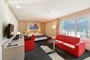 酒店 Eiger Mountain & Soul Resort