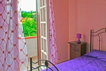 مبيت وإفطار La Casa Di Mirò