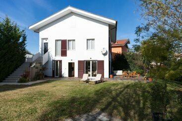פנסיון Guest House Le Acacie