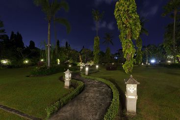هتل White Rose Kuta Resort  Villas & Spa