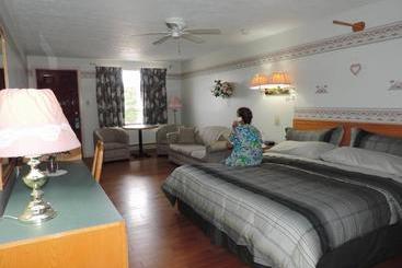 فندق على الطريق Travelodge By Wyndham Grand Falls