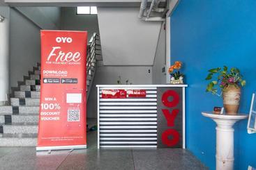 هتل Oyo 728 The Hopp Airport
