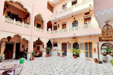 پانسیون Durag Niwas Guest House