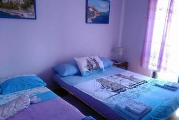 پانسیون Guest House Cinderella