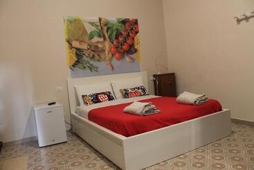 تختخواب و صبحانه A Casa Mia